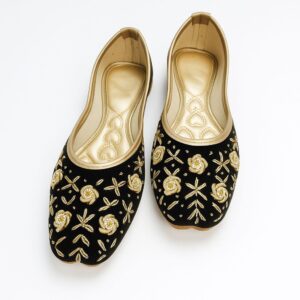 black golden punjabi juti for women