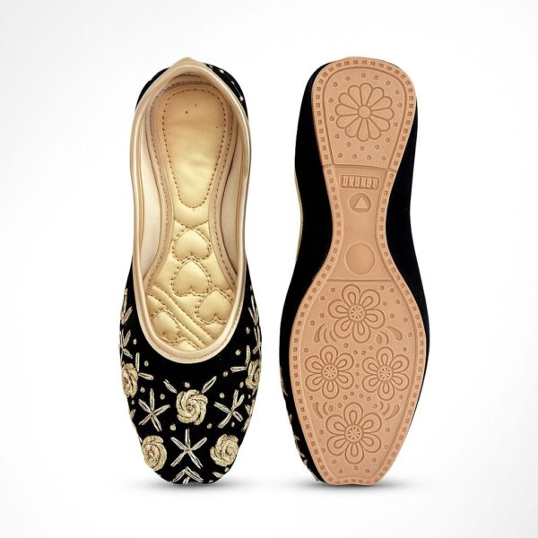 black golden punjabi juti for women